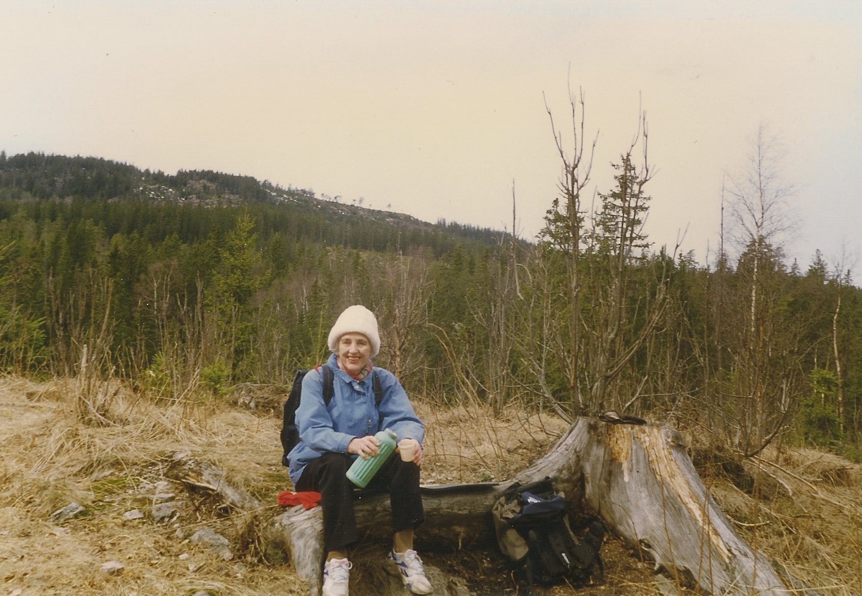 Den gamle damen på tur